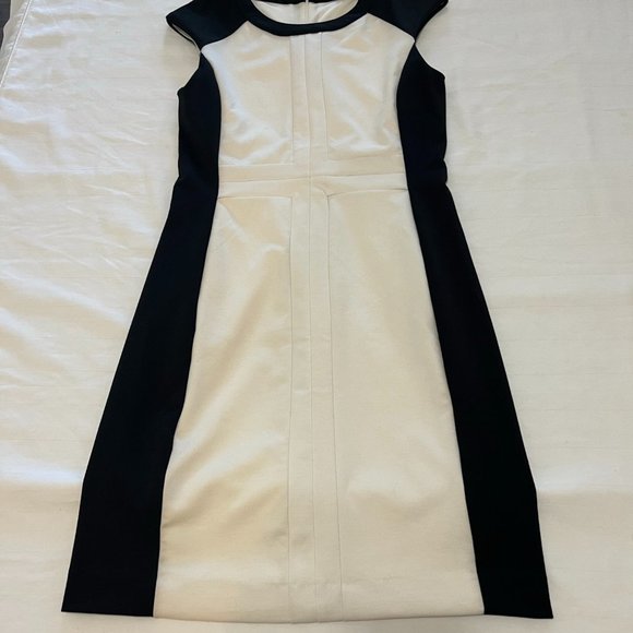 Banana Republic Sleeveless Dress ~ Black and White ~ Size 4 - Picture 3 of 5